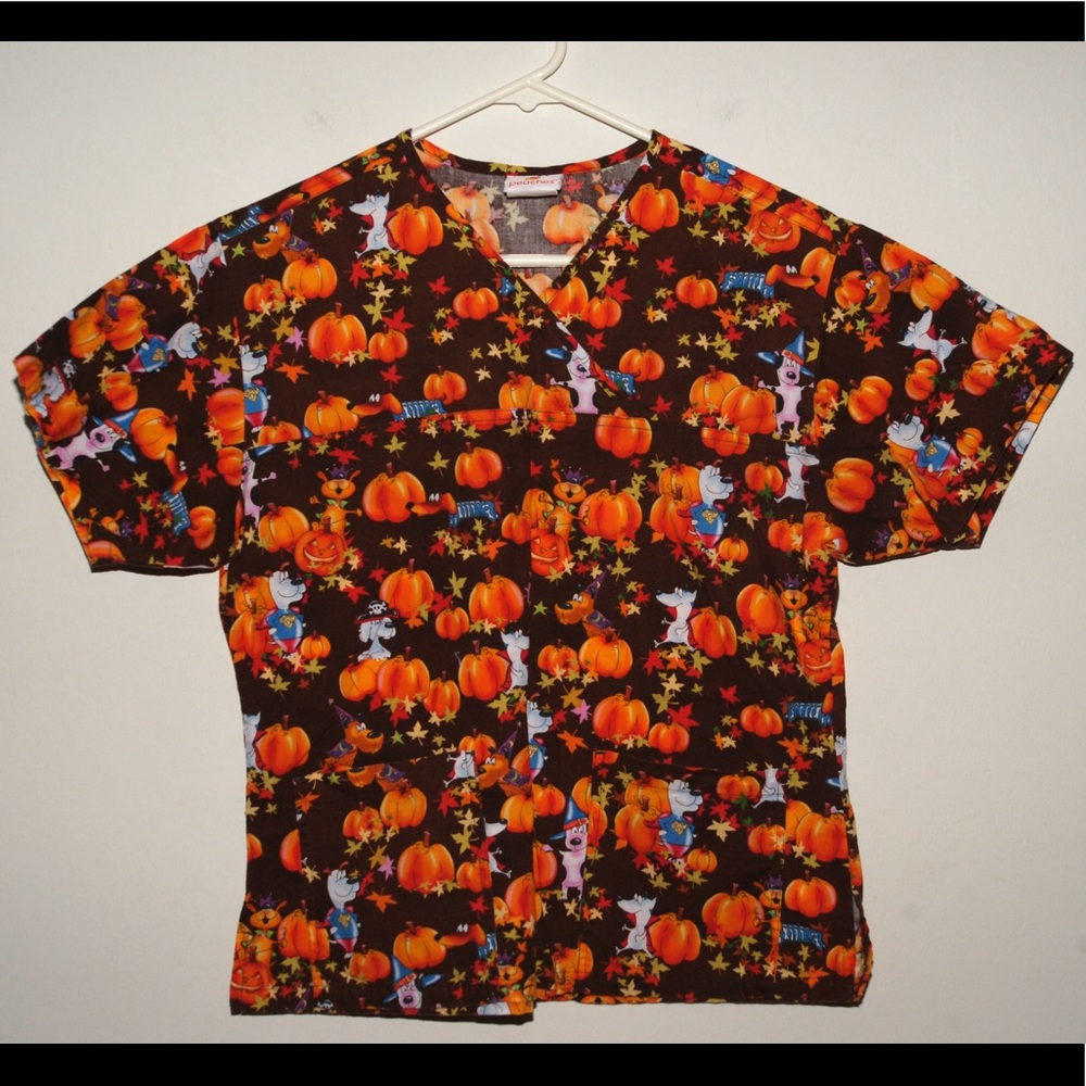 Peaches XS fall Halloween scrub top DRDG